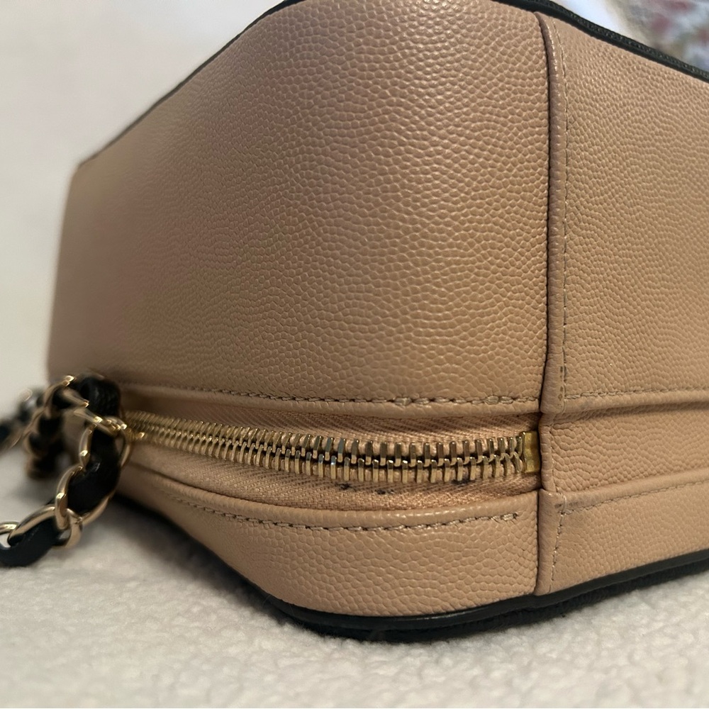 CHANEL Large Filigree Tan and Black Quilted Caviar Women's Bag - Picture 5 of 11